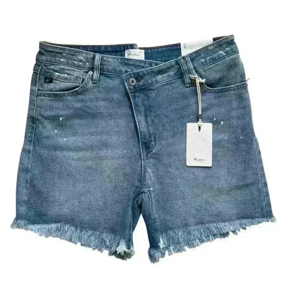 KanCan Pants - NWT - KanCan Dahana High-Rise Shorts in Medium Wash -Size 13/30